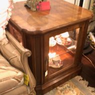 #230 Vintage Traditional Lighted Curio Table